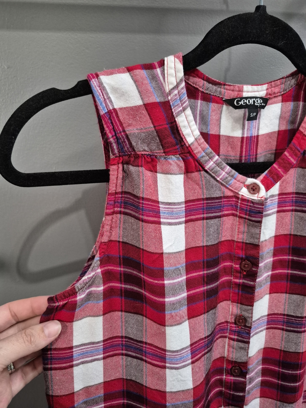2 For $20 George Red and White Plaid Sleeveless Button-Front Camisole Size Small - Picture 5 of 9